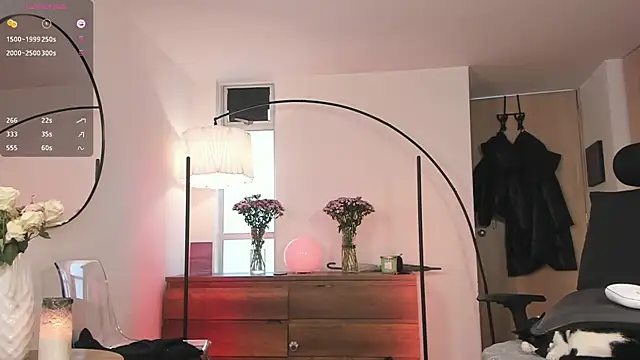 ariana fitl  online show from December 5, 1:01 pm