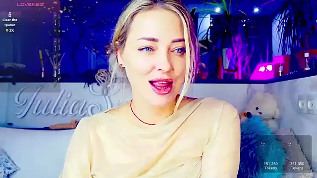  JuliaSpace  online show from November 15, 4:52 pm