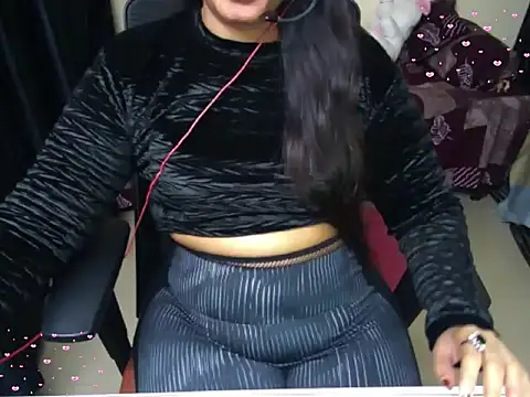 Arushisingh8888 online show from February 6, 1:58 pm