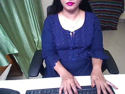 Arushisingh8888 online show from November 7, 1:28 pm