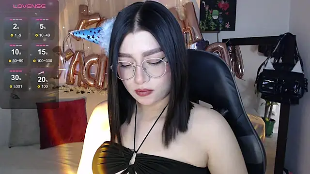 mily thomson b  online show from September 11, 8:09 pm