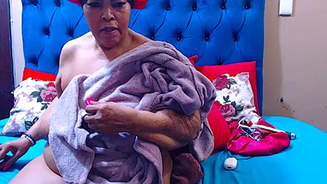 ebonycandy10 online show from December 22, 4:48 am