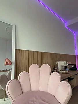 streetdoll online show from April 14, 8:14 am