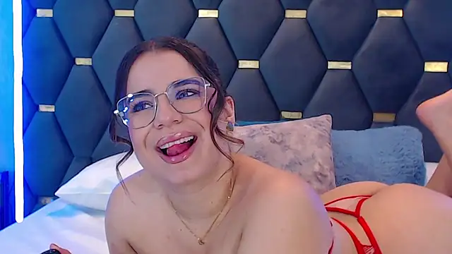 ThaniaJones online show from December 17, 12:20 pm