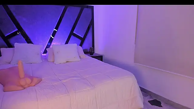 CamilaPreston online show from April 3, 6:00 am