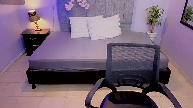 Lana stone  online show from November 3, 3:43 am