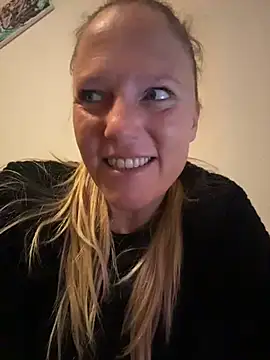 MoniqueLaFee online show from May 16, 1:52 am