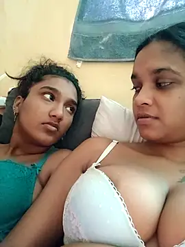 Snapshot of Indianqueen03 chatting on October 2, 9:25 am Indianqueen03 online show from October 2, 9:25 am