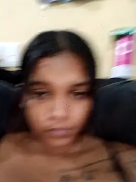 Indianqueen03 online show from December 17, 9:08 pm