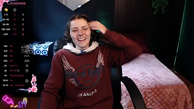 pretty cristal69 online show from March 13, 1:01 pm