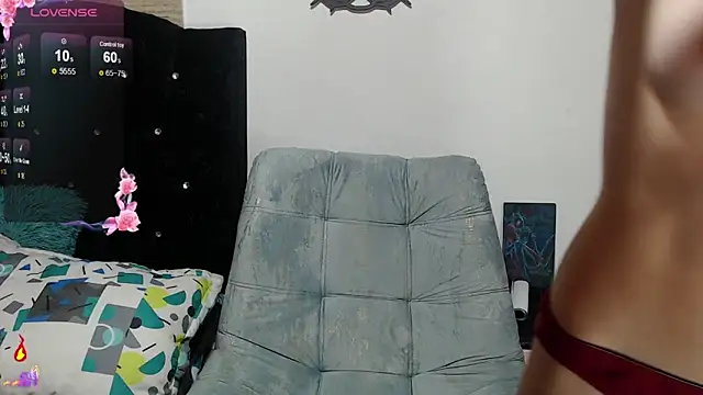 Snapshot of pretty_cristal69 chatting on October 20, 12:13 am pretty cristal69 online show from October 20, 12:13 am
