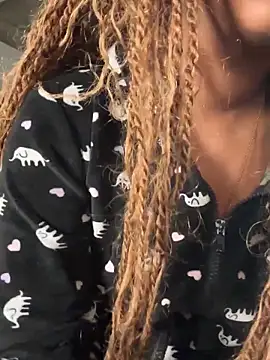 Your Paris online show from September 18, 2:43 am