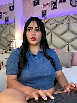 Brenda Garcia online show from October 15, 8:55 pm