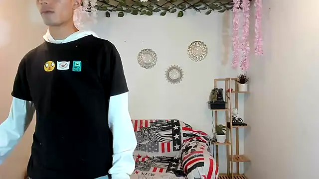 oliverhot2005 online show from October 13, 10:23 pm