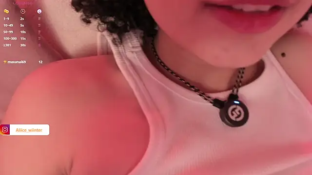 Snapshot of Alice_winter_ chatting on October 7, 7:29 pm Alice winter online show from October 7, 7:29 pm