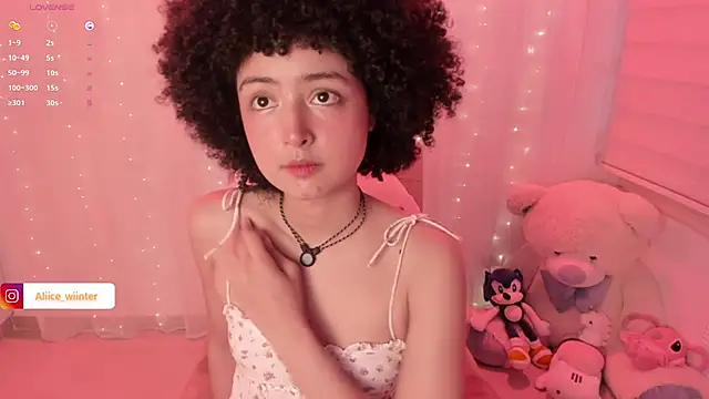 Snapshot of Alice_winter_ chatting on October 14, 7:05 pm Alice winter online show from October 14, 7:05 pm
