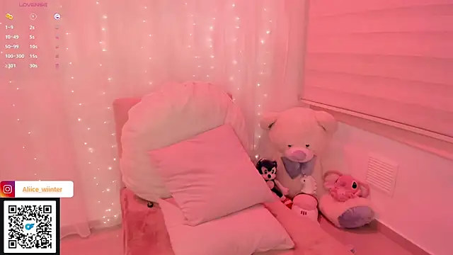Snapshot of Alice_winter_ chatting on September 26, 7:44 pm Alice winter online show from September 26, 7:44 pm