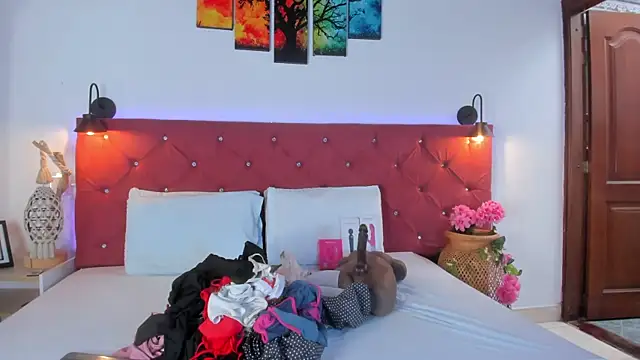 Ruth harvey  online show from November 6, 2:23 pm