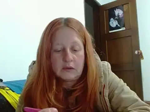 ViioletaMora online show from October 5, 5:45 am