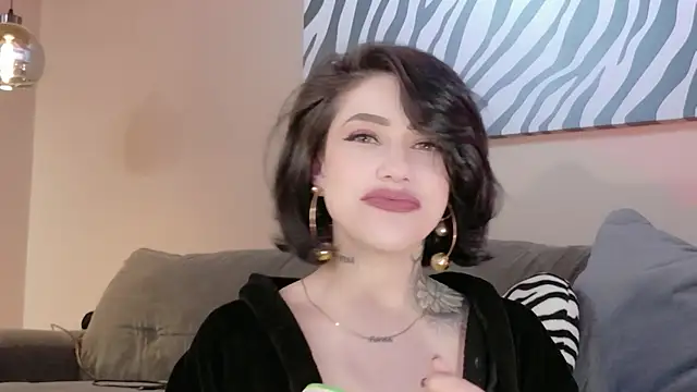 Hannah Borbon online show from January 8, 2:48 am