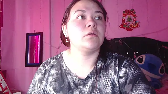 NikkiRous  online show from November 17, 2:40 pm