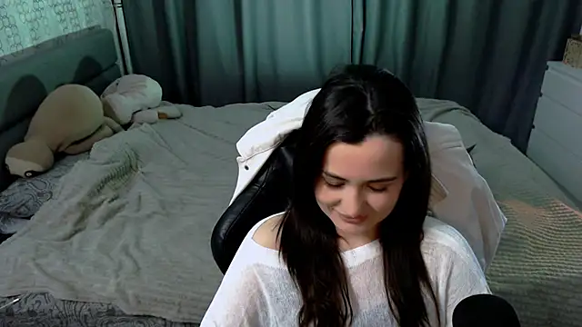 KiraYammy online show from April 29, 10:15 pm