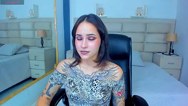 Snapshot of AnnyThompson_ chatting on October 4, 9:19 pm AnnyThompson online show from October 4, 9:19 pm