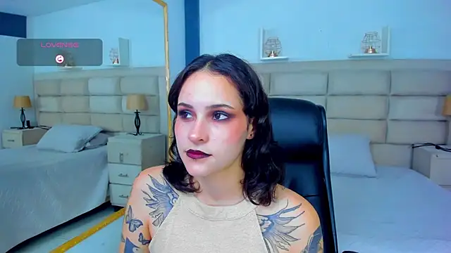 Snapshot of AnnyThompson_ chatting on October 5, 9:20 pm AnnyThompson online show from October 5, 9:20 pm