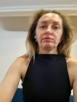 Miss    Mia  online show from March 5, 8:43 am