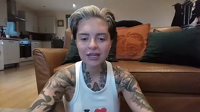 Rubyrichhxo online show from November 18, 9:43 am