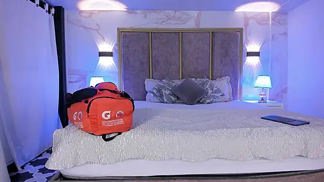 GiselOrtiz online show from October 7, 10:30 am