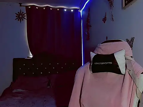 madisonx17 online show from November 7, 8:14 pm