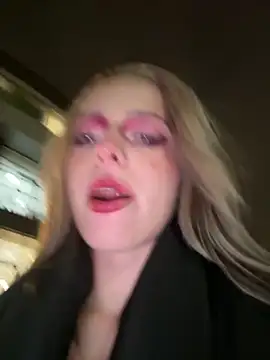 LoraaDoll online show from November 1, 3:27 pm