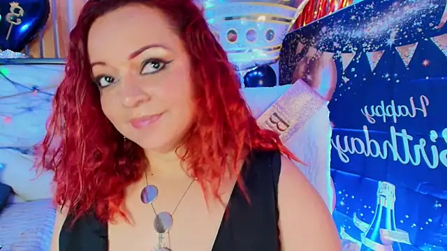 Snapshot of LilyyBigAss chatting on October 9, 12:09 pm LilyyBigAss online show from October 9, 12:09 pm