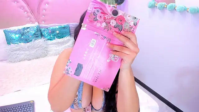 Snapshot of Miia_Thompsonn chatting on October 14, 3:09 am Miia Thompsonn online show from October 14, 3:09 am