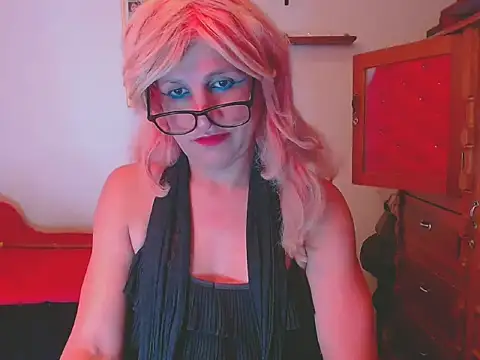 Snapshot of LorenJade chatting on September 13, 7:49 am LorenJade online show from September 13, 7:49 am