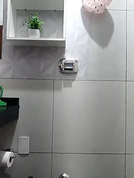 Irresistible24 online show from November 29, 3:32 am