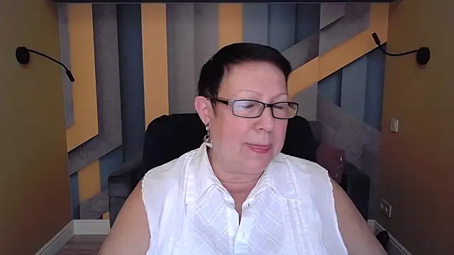 Snapshot of BarbaraTurners chatting on October 10, 6:24 pm BarbaraTurners online show from October 10, 6:24 pm
