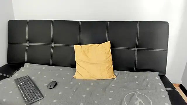 Snapshot of bulma_bambina_ chatting on September 18, 9:46 pm bulma bambina online show from September 18, 9:46 pm