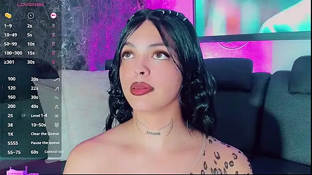 Emmaa Saenz  online show from November 2, 8:56 pm