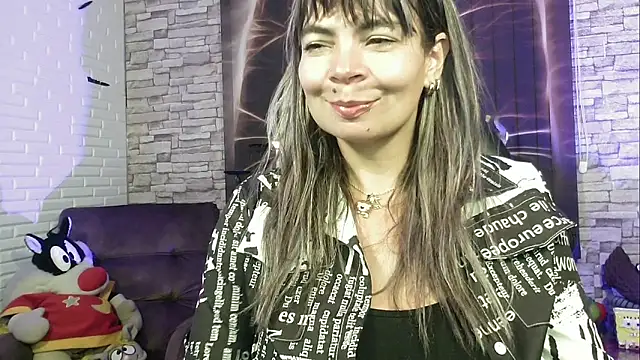 Snapshot of charlotedoll chatting on September 11, 4:02 am charlotedoll online show from September 11, 4:02 am