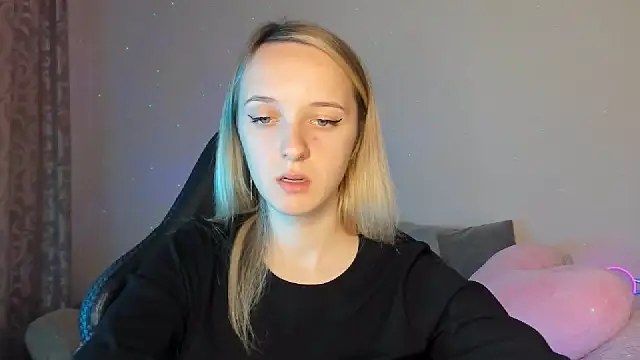Snapshot of RouseReed chatting on September 29, 6:51 am RouseReed online show from September 29, 6:51 am