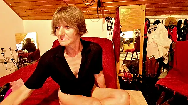 Hot Colettte online show from June 3, 7:41 pm