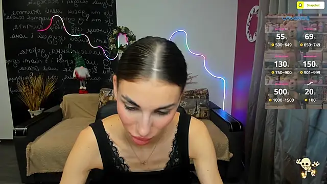 EmmyGreans online show from December 19, 7:11 am