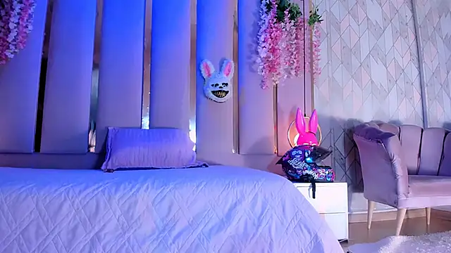 Broklinwhite  online show from November 24, 2:19 pm