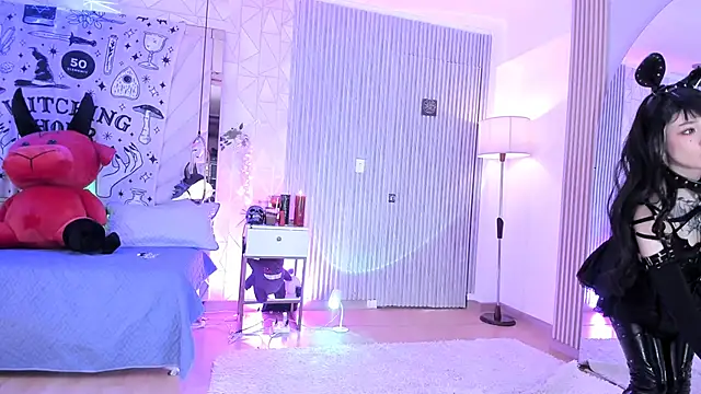 zephirahabney online show from October 23, 2:23 pm