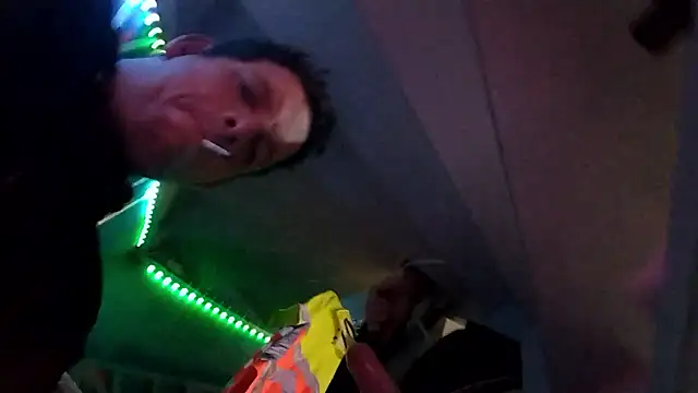 Knuffelstaaf123 online show from October 20, 1:19 am