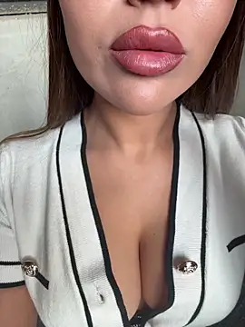 Syka0001 online show from March 6, 12:11 pm