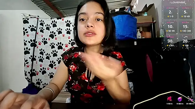 Snapshot of littlemelii chatting on October 15, 4:31 pm littlemelii online show from October 15, 4:31 pm