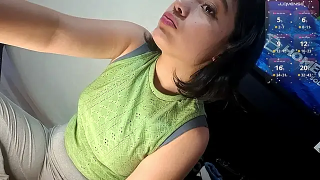 Snapshot of littlemelii chatting on October 16, 8:44 pm littlemelii online show from October 16, 8:44 pm